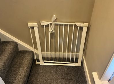 Noma Pressure Fit Stair Gate White with extension