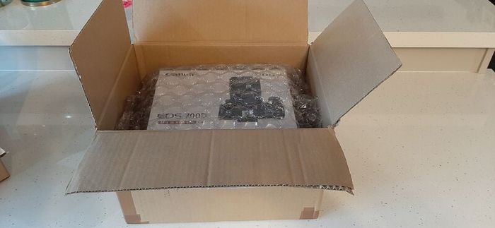 Canon EOS 700D DSLR Bundle + Lens - Boxed & Perfect Condition