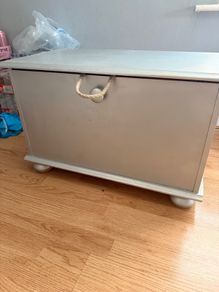 Shoe box