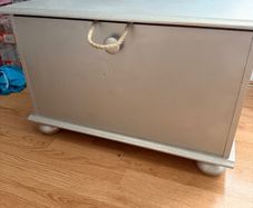 Shoe box
