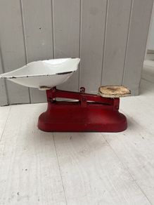 Vintage kitchen scales