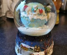 Melinera Christmas Themed Musical Snow Globe