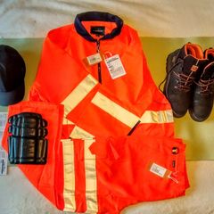 Complete Workwear Bundle. Portwest Hi-Vis Set + No Risk Boots UK12