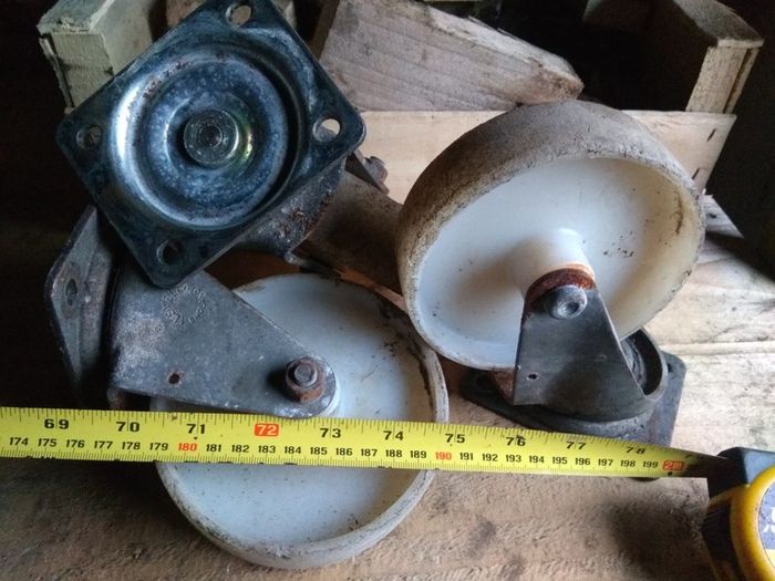 Swivel castor wheels 360 degrees