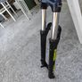 Suntour 140mm XCM34 Mountain Bike forks Image 2