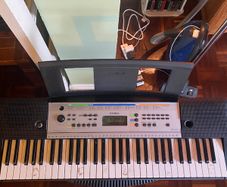 YPT-255 61 Key Portable Keyboard Working Order