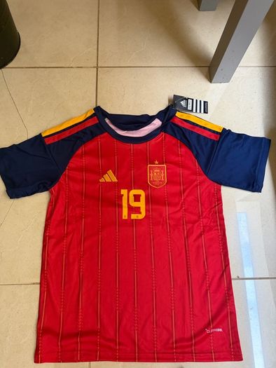 Spain Home Football Kit Age 12-13 World Cup Jersey & Shorts BNWT