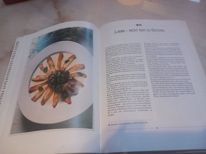 3 hardback books on cooking, 1 French, 2 in German, D18 post 16e