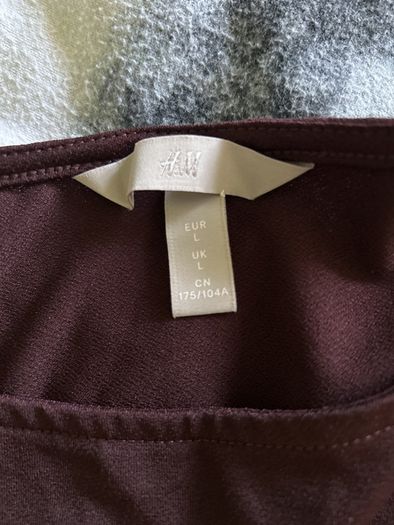 H&M burgundy top