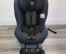 Axkid Minikid car seat