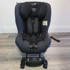 Axkid Minikid car seat