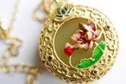 Vintage Sterling Silver 925 Gold-colored, openable pendant with flowers and a chain. length 17"