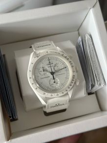 Swatch x Omega Bioceramic Mission To Earthphase Moonshine Gold "Cold Moon" SO33W701L