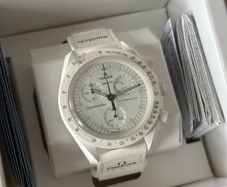 Swatch x Omega Bioceramic Mission To Earthphase Moonshine Gold "Cold Moon" SO33W701L