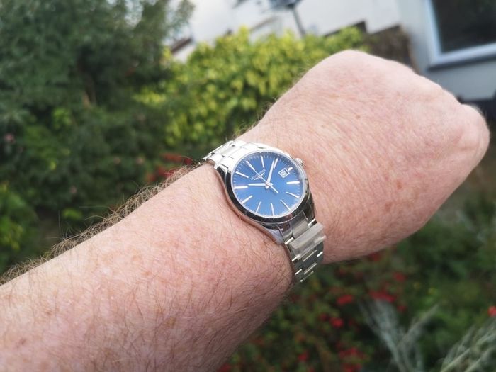 Longines Conquest Classic Unisex/Ladies 34mm Stainless Quartz Watch - As New Current Model