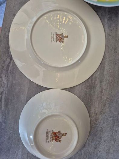 Vintage collectible plates and bowl