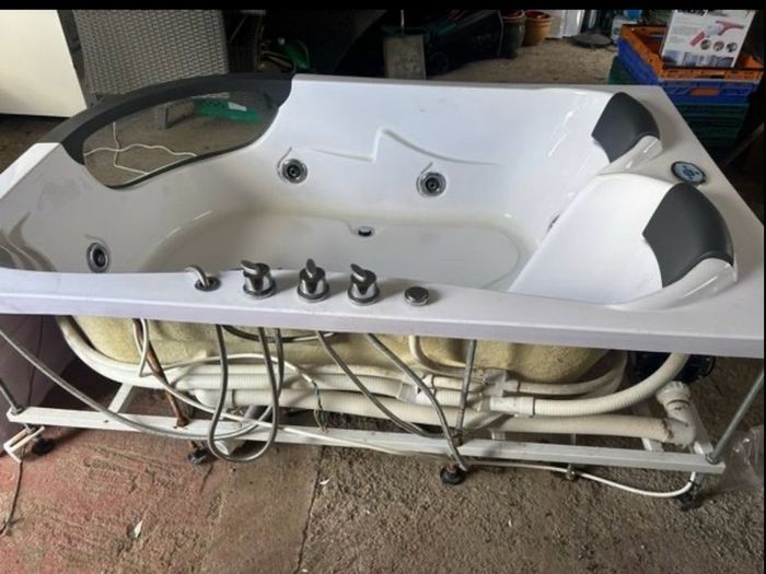 jacuzi
