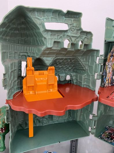 he man  castle grey skull
