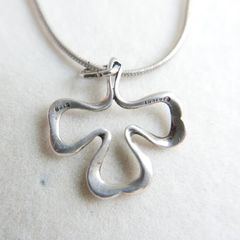 Vintage Sterling Silver Shamrock Pendant (L18" - 4,79g)
