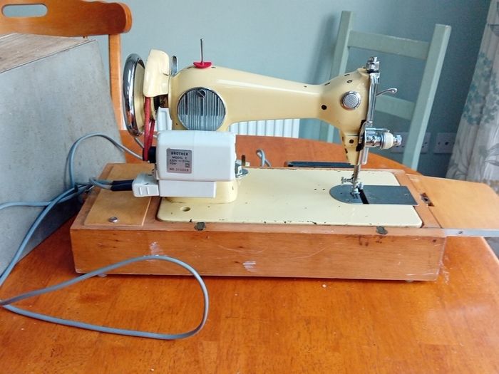 1940s/50s New Home sewing machine in working condition