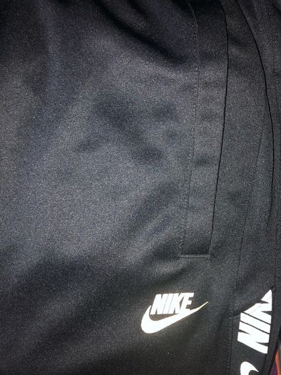 Mens Nike Bottoms SIZE L brand new with tag