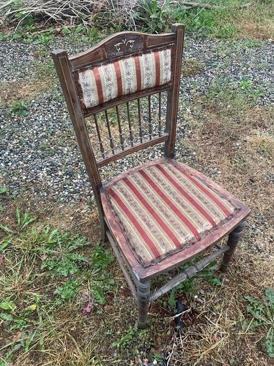 Free antique dining chairs
