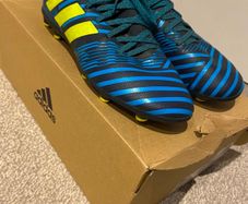 Nemesis 17.3 football boots