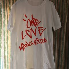 Ariana Grande Bundle - One Love Mancester Concert Large T Shirt, Badges & Compact Mirror.