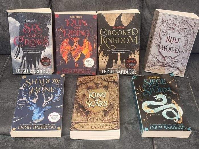 Seven Leigh Bardugo novels job lot.
