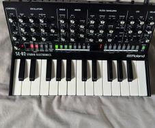 Roland SE-02 + Roland K-25m Excellent Condition Barely Used