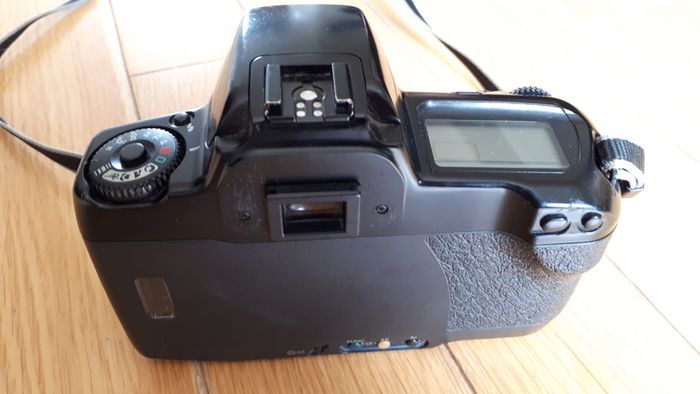 Canon EOS 35mm film camera for sale 700 1000F 5000