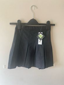 New grey uniform skirt (age 5-6)