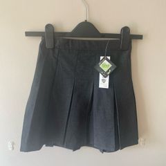 New grey uniform skirt (age 5-6)