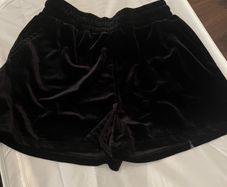 New pieces black velvet shorts size M