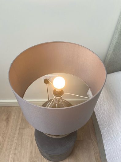 Table lamp