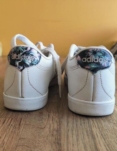 Adidas runners (ladies 36.5)