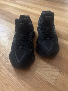 Ladies New Balance 9060 Full Black Trainers