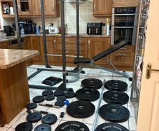 Fantastic Gym Weightlifting Set Up!!