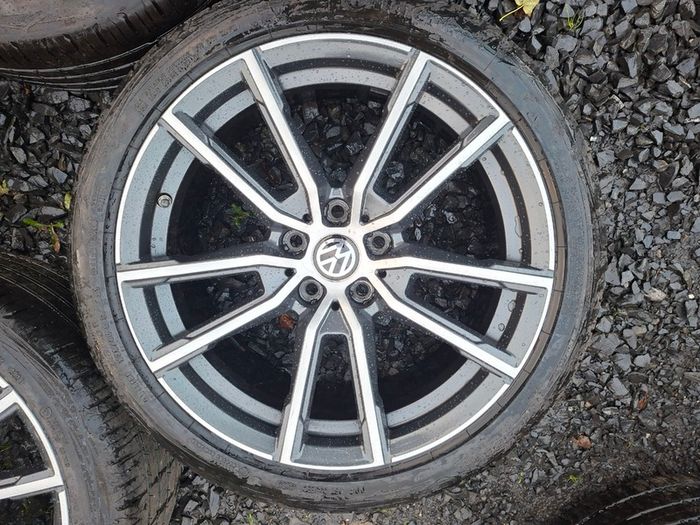 18" Vw Alloys with tyres