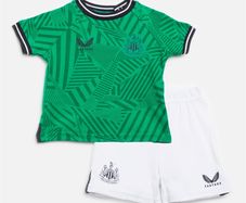 Newcastle United football kit