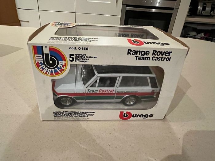 Range Rover Team Castrol 1/24 Burago  Rare