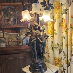 Lamp, fireguard, computer chair, whatnot