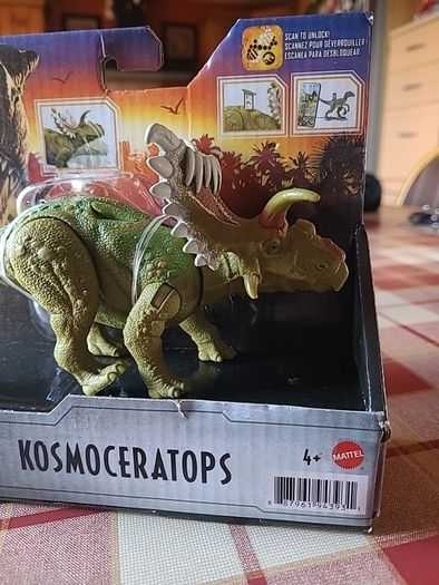 Jurassic world kosmoceratops
