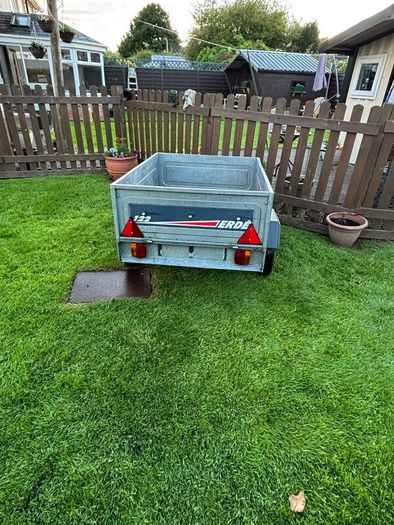 Car trailer. ERDE