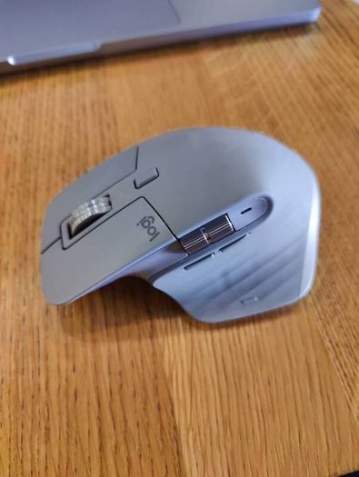 Logitech MX Master 3 Wireless Mouse Excellent Condition