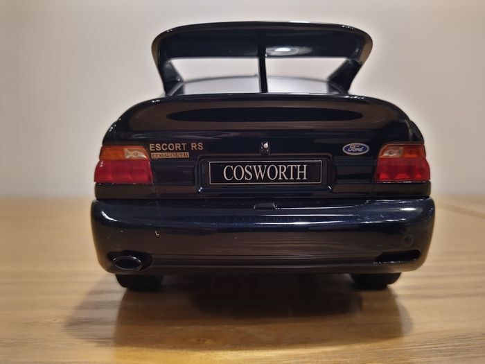 Ford Escort RS Cosworth 1992 Dark Blue Metallic RHD 1/18 New in Box