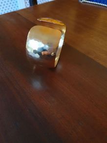 gold tone bangle