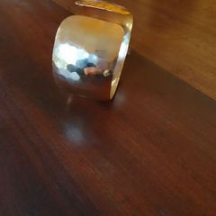 gold tone bangle