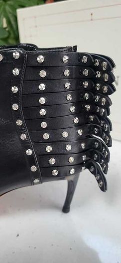 Alexander McQueen Black Studded Wing Ankle Boots Sz 40 (Fit 7UK)  - Rrp 795 (New)