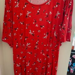 New Look Maternity Red with White and Black Flowers Short Sleeve Top